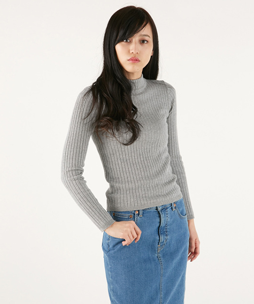 MOUSSY(マウジー)の「Cotton/Rayon Rib tops(ニット/セーター・レディース・ライトイエロー/オフホワイト/ライトグレー/ライトブルー・FREE)」の2枚目の写真