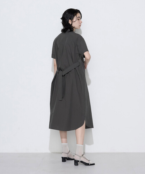 K.T KIYOKO TAKASE（キヨコタカセ）の「タイプライター ロングシャツドレス（ワンピース・レディース・ネイビー/キャメル/チャコール・9号）」の6枚目の写真