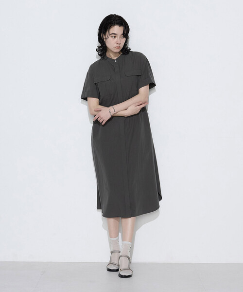 K.T KIYOKO TAKASE（キヨコタカセ）の「タイプライター ロングシャツドレス（ワンピース・レディース・ネイビー/キャメル/チャコール・9号）」の8枚目の写真