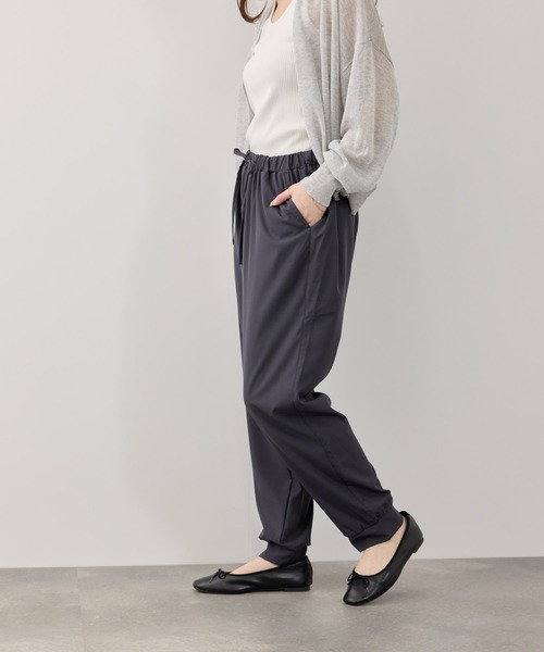 Mac-House（マックハウス）の「接触冷感 UVカット ストレッチ ジョガーパンツ（その他パンツ・レディース・グレー/ブラック・M/L/XL）」の9枚目の写真