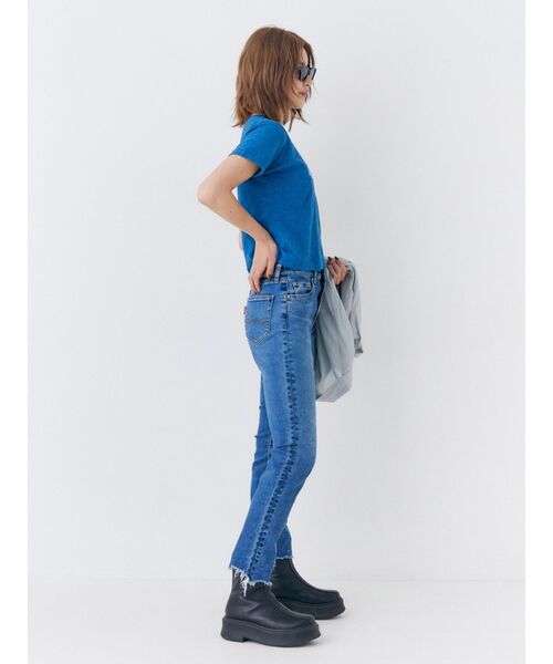 Ungrid(アングリッド)の「ハイウエストフレイドヘムストスリ(デニムパンツ・レディース・ブルー・26inch/25inch/24inch)」の6枚目の写真