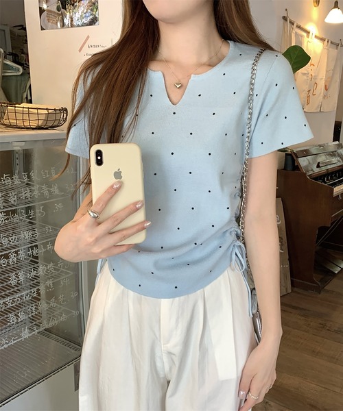 Girly Doll(ガーリードール)の「キーネックサイドシャーリングドット半袖ニット(Tシャツ/カットソー・レディース・ブラック/ブルー/ホワイト/ベージュ・FREE)」の22枚目の写真