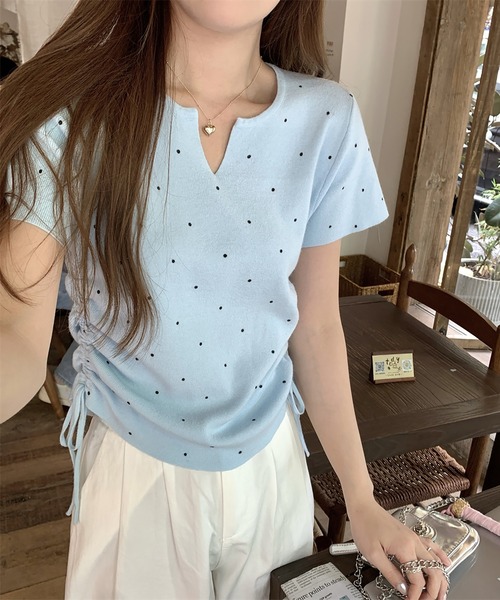 Girly Doll(ガーリードール)の「キーネックサイドシャーリングドット半袖ニット(Tシャツ/カットソー・レディース・ブラック/ブルー/ホワイト/ベージュ・FREE)」の19枚目の写真