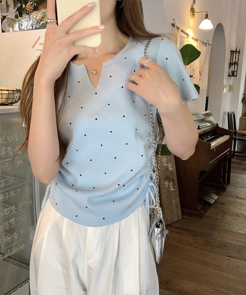 Girly Doll(ガーリードール)の「キーネックサイドシャーリングドット半袖ニット(Tシャツ/カットソー・レディース・ブラック/ブルー/ホワイト/ベージュ・FREE)」の20枚目の写真
