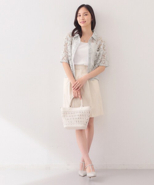 index（インデックス）の「フラワー刺繍シアーシャツ【洗濯機OK／イージーアイロン】（シャツ/ブラウス・レディース・ライトグレー/アイボリー/ブラック・00）」の9枚目の写真