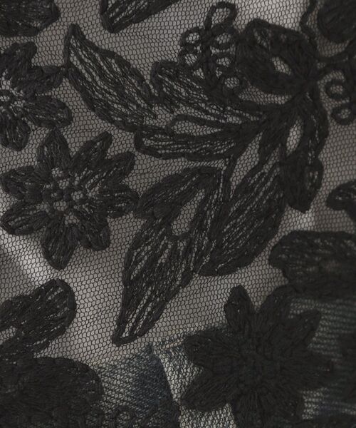 index（インデックス）の「フラワー刺繍シアーシャツ【洗濯機OK／イージーアイロン】（シャツ/ブラウス・レディース・ライトグレー/アイボリー/ブラック・00）」の15枚目の写真