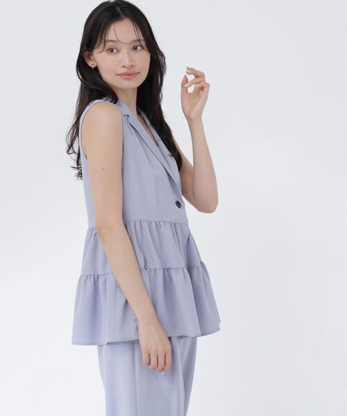 NATURAL BEAUTY BASIC（ナチュラルビューティーベーシック）の「【セットアップ可能】ペプラムジレブラウス（ベスト・レディース・ブルー/ダークブラウン・ﾌﾘ-）」の17枚目の写真