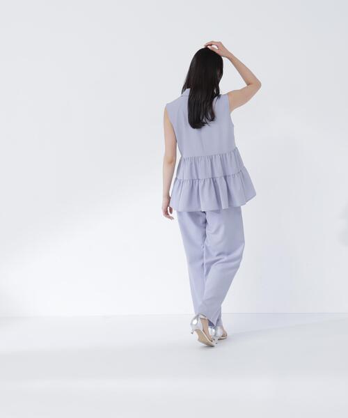 NATURAL BEAUTY BASIC（ナチュラルビューティーベーシック）の「【セットアップ可能】ペプラムジレブラウス（ベスト・レディース・ブルー/ダークブラウン・ﾌﾘ-）」の18枚目の写真