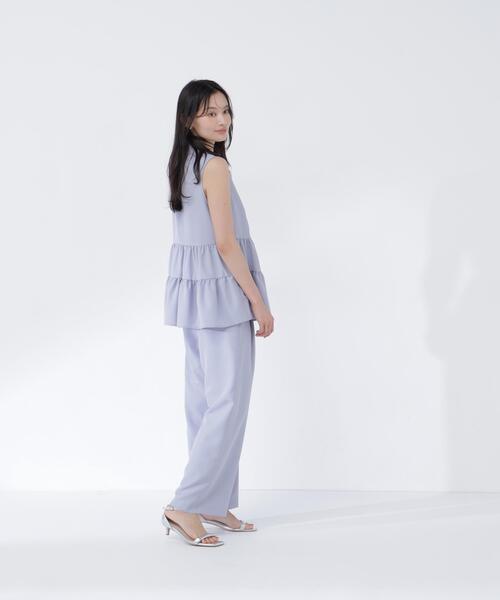 NATURAL BEAUTY BASIC(ナチュラルビューティーベーシック)の「【セットアップ可能】ペプラムジレブラウス(ベスト・レディース・ブルー/ダークブラウン・フリ-)」の5枚目の写真