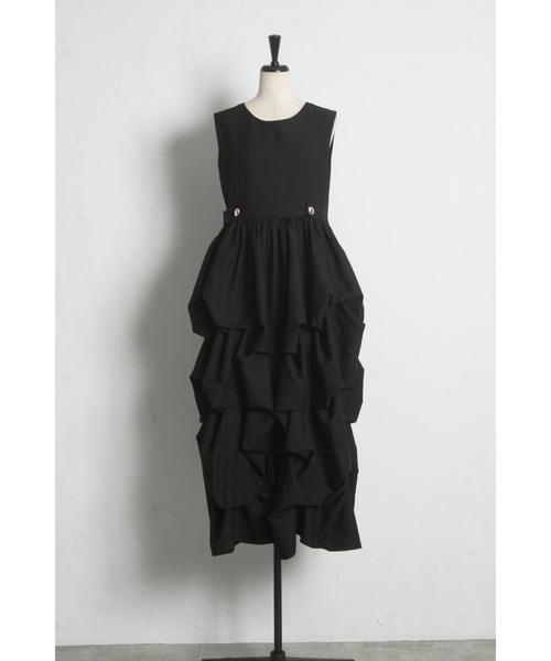 ARVELLIA(アルベリア)の「DRAPED VOLUME DRESS(ワンピース・レディース・ホワイト/ブラック・M)」の21枚目の写真