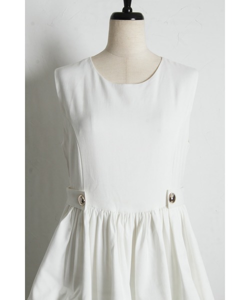 ARVELLIA(アルベリア)の「DRAPED VOLUME DRESS(ワンピース・レディース・ホワイト/ブラック・M)」の14枚目の写真