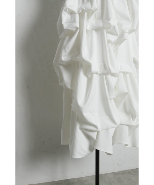 ARVELLIA(アルベリア)の「DRAPED VOLUME DRESS(ワンピース・レディース・ホワイト/ブラック・M)」の16枚目の写真