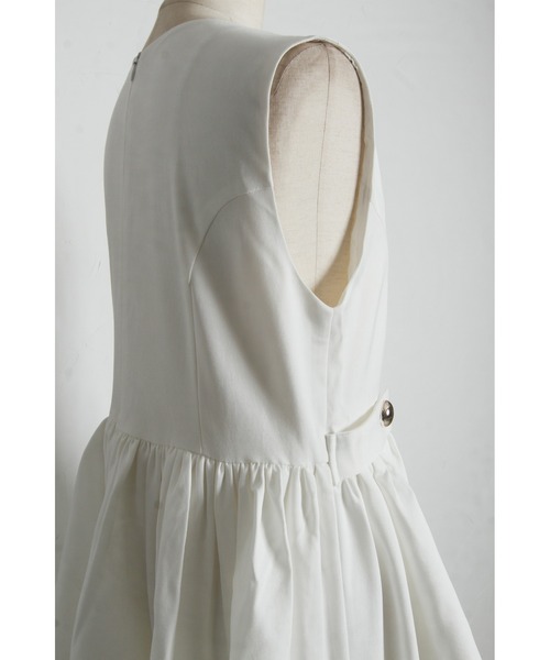 ARVELLIA(アルベリア)の「DRAPED VOLUME DRESS(ワンピース・レディース・ホワイト/ブラック・M)」の17枚目の写真