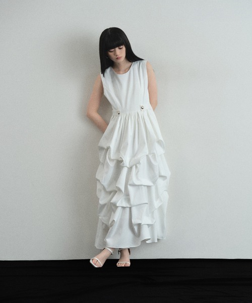 ARVELLIA(アルベリア)の「DRAPED VOLUME DRESS(ワンピース・レディース・ホワイト/ブラック・M)」の10枚目の写真