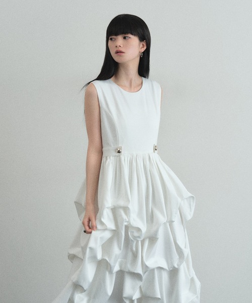 ARVELLIA(アルベリア)の「DRAPED VOLUME DRESS(ワンピース・レディース・ホワイト/ブラック・M)」の13枚目の写真