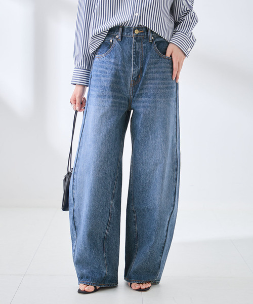 journal standard L'essage（ジャーナルスタンダードレサージュ）の「バレルワイドデニムパンツ（デニムパンツ・レディース・ネイビー/ブルー・38/36）」の2枚目の写真