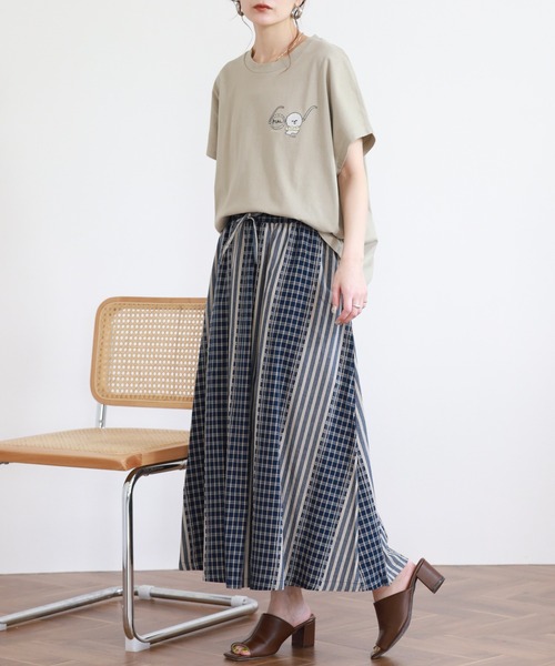 Emago(イマゴ)の「EMAGO 丸メガネとマルチーズ刺繍T 半袖(Tシャツ/カットソー・レディース・ベージュ/ホワイト・FREE)」の13枚目の写真