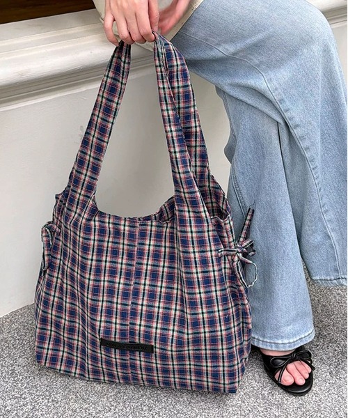 LA VORAGINE(ラ ヴォラジネ)の「バイカラー チェック柄 A4対応大容量トートバッグ(トートバッグ・レディース・ブルー/グリーン/BROWN・FREE)」の15枚目の写真