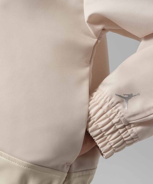 JORDAN BRAND(ジョーダンブランド)の「ジョーダン フライト ウィメンズ フェイク レザー ジャケット / Jordan Flight Women's Faux Leather Jacket IM6813-272 Pearl White(ブルゾン・レディース・アイボリー系・L/XS/XL/S/M)」の5枚目の写真