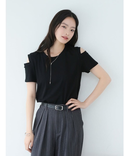 fifth（フィフス）の「オープンショルダーサマーTシャツ（Tシャツ/カットソー・レディース・ブラック/ホワイト・M）」の5枚目の写真