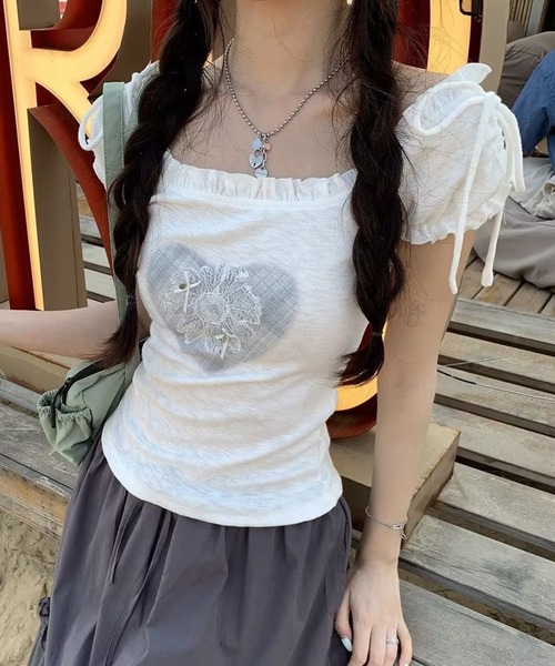 AsheKsha（アシクシャ）の「ハートプリント紐付きスクエアネック半袖トップス（Tシャツ/カットソー・レディース・ホワイト・M）」の5枚目の写真