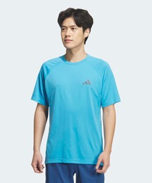 テック エッセンシャルズ クールタッチ レギュラーフィット 半袖Tシャツ / アディダス adidas