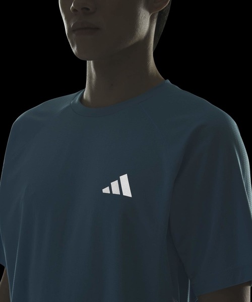 adidas(アディダス)の「テック エッセンシャルズ クールタッチ レギュラーフィット 半袖Tシャツ / アディダス adidas(Tシャツ/カットソー・メンズ・ブルー・XX-LARGE/3XL/LARGE/MEDIUM/SMALL/X-LARGE)」の3枚目の写真