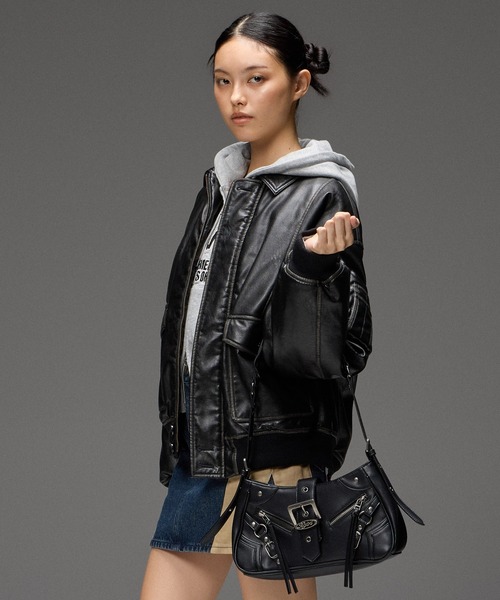 X-girl(エックスガール)の「ZIP AND BELT FAUX LEATHER BAG(ショルダーバッグ・レディース・ブラック/ブラウン/ピンク・ONE SIZE)」の4枚目の写真