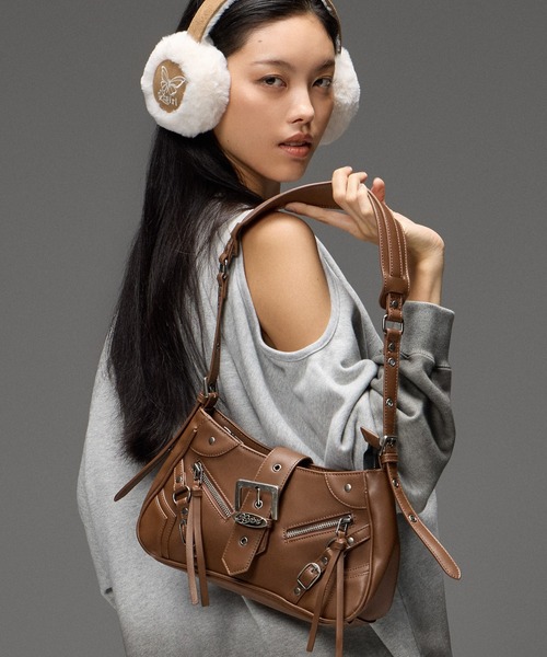 X-girl(エックスガール)の「ZIP AND BELT FAUX LEATHER BAG(ショルダーバッグ・レディース・ブラック/ブラウン/ピンク・ONE SIZE)」の11枚目の写真