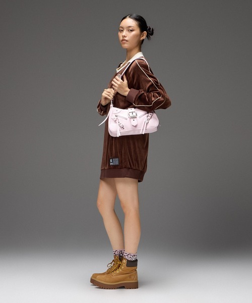 X-girl(エックスガール)の「ZIP AND BELT FAUX LEATHER BAG(ショルダーバッグ・レディース・ブラック/ブラウン/ピンク・ONE SIZE)」の21枚目の写真