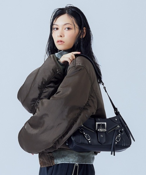 X-girl(エックスガール)の「ZIP AND BELT FAUX LEATHER BAG(ショルダーバッグ・レディース・ブラック/ブラウン/ピンク・ONE SIZE)」の7枚目の写真