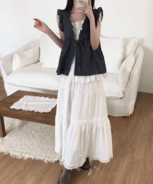 VIVID LADY(ビビッドレディー)の「チェック柄 フリル レイヤード風 ノースリーブブラウス(シャツ/ブラウス・レディース・ネイビー/ブラック/アイボリー・FREE)」の9枚目の写真