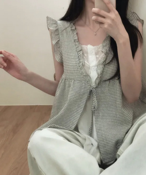 VIVID LADY(ビビッドレディー)の「チェック柄 フリル レイヤード風 ノースリーブブラウス(シャツ/ブラウス・レディース・ネイビー/ブラック/アイボリー・FREE)」の15枚目の写真