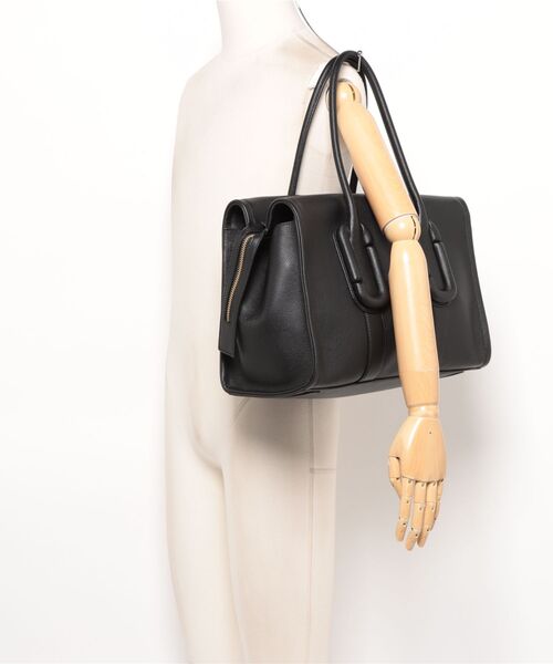MARC JACOBS(マークジェイコブス)の「THE BABE CITY TOTE/ザ ベイブ シティ トート バッグ(ショルダーバッグ・レディース・ブラック/ホワイト・ONE SIZE)」の16枚目の写真