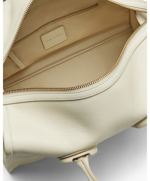 MARC JACOBS(マークジェイコブス)の「THE BABE CITY TOTE/ザ ベイブ シティ トート バッグ(ショルダーバッグ・レディース・ブラック/ホワイト・ONE SIZE)」の7枚目の写真