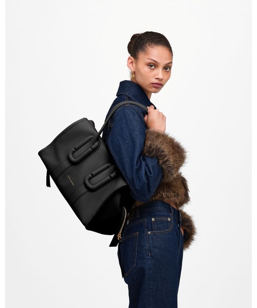 MARC JACOBS(マークジェイコブス)の「THE BABE CITY TOTE/ザ ベイブ シティ トート バッグ(ショルダーバッグ・レディース・ブラック/ホワイト・ONE SIZE)」の8枚目の写真
