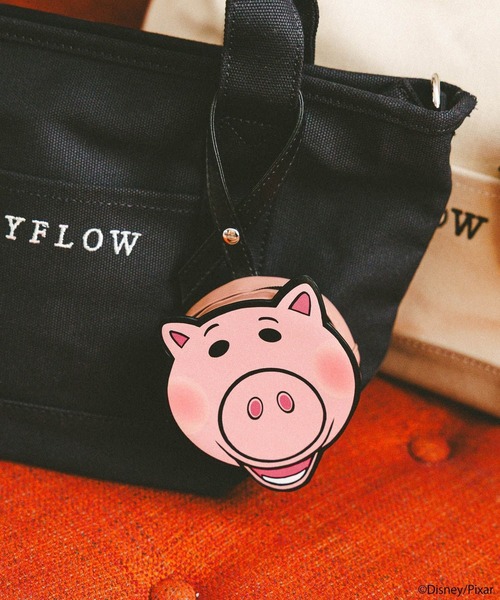 BAYFLOW(ベイフロー)の「TOY STORY(トイ・ストーリー)/フェイスポーチチャーム(ポーチ・レディース・グリーン/ピンク/ライトグリーン/ブラウン・0)」の4枚目の写真