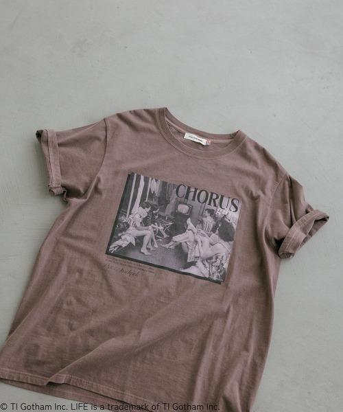Andemiu(アンデミュウ)の「【LIFE PICTURE COLLECTION】CHORUS Photo T-Shirt/1042426(Tシャツ/カットソー・レディース・ブラウン・FREE)」の1枚目の写真