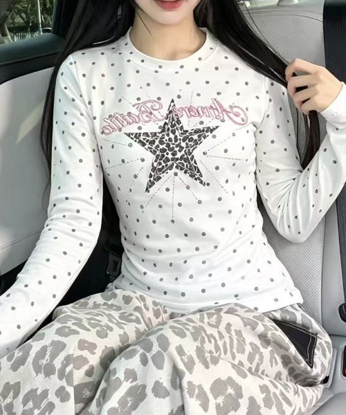 SHEPP(シープ)の「【26年秋冬新作】スタープリントドット柄タイト長袖Tシャツ(Tシャツ/カットソー・レディース・ブラック/ホワイト・M)」の1枚目の写真
