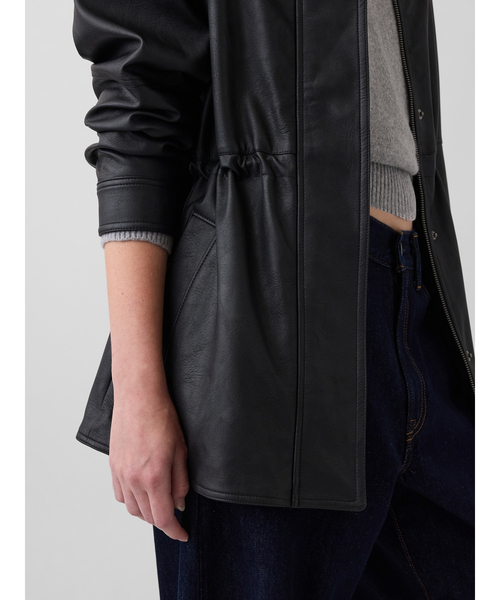 GAP(ギャップ)の「シンチ ヴィーガンレザージャケット(ライダースジャケット・レディース・ブラック・S/XS/XXS/L/M)」の4枚目の写真