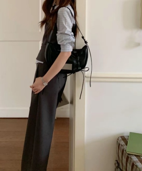 Aelina(エリナ)の「チェック柄切り替えフェイクレイヤードシャツ&パンツセットアップ(セットアップ・レディース・チャコールグレー・S/M/L)」の8枚目の写真