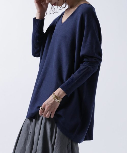 antiqua(アンティカ)の「Vネックドルマンコットンニット(ニット/セーター・レディース・ライトグレー/ベージュ/ネイビー/ローズ/ブラック・M)」の11枚目の写真