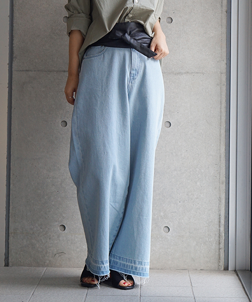 laboratory work（ラボラトリーワーク）の「ヴィンテージ風デニムワイドパンツ（デニムパンツ・レディース・ライトブルー/ブルー・SMALL/MEDIUM）」の11枚目の写真