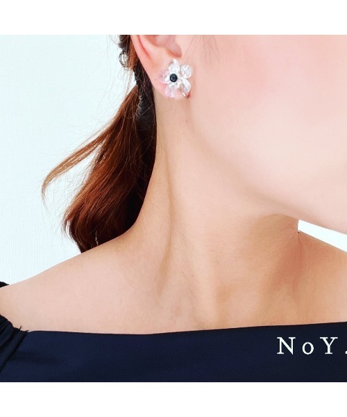 CERCA(チェルカ)の「NoY./クリスタルビーズフラワーロングピアス2way(ピアス(両耳用)・レディース・ゴールド/ホワイト系その他・FREE)」の6枚目の写真