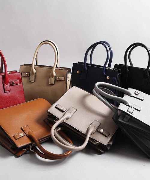 PLAIN CLOTHING（プレーンクロージング）の「ミニマルスクエア2wayバッグ【PLAIN CLOTHING】（ショルダーバッグ・レディース・ブラック/ネイビー/キャメル/モカ/グレー/ボルドー/ベージュ・FREE）」の18枚目の写真