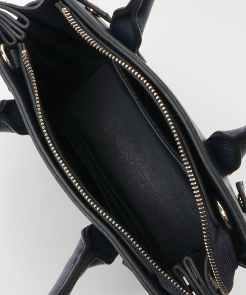 PLAIN CLOTHING（プレーンクロージング）の「ミニマルスクエア2wayバッグ【PLAIN CLOTHING】（ショルダーバッグ・レディース・ブラック/ネイビー/キャメル/モカ/グレー/ボルドー/ベージュ・FREE）」の10枚目の写真