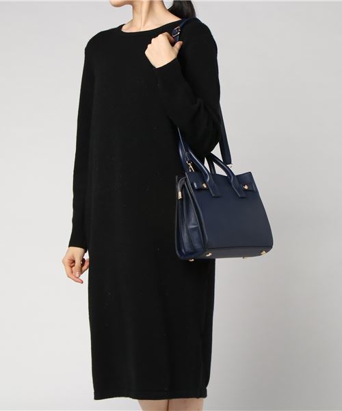 PLAIN CLOTHING（プレーンクロージング）の「ミニマルスクエア2wayバッグ【PLAIN CLOTHING】（ショルダーバッグ・レディース・ブラック/ネイビー/キャメル/モカ/グレー/ボルドー/ベージュ・FREE）」の13枚目の写真