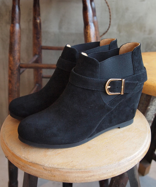 BEAUTY&YOUTH UNITED ARROWS（ビューティーアンドユースユナイテッドアローズ）の「BYSF ∵サイドゴアベルトウェッジショートブーツ （bl） ◆（ブーティ・レディース・オリーブ/グレー/ブラック/ネイビー・37/38/35/36）」の7枚目の写真