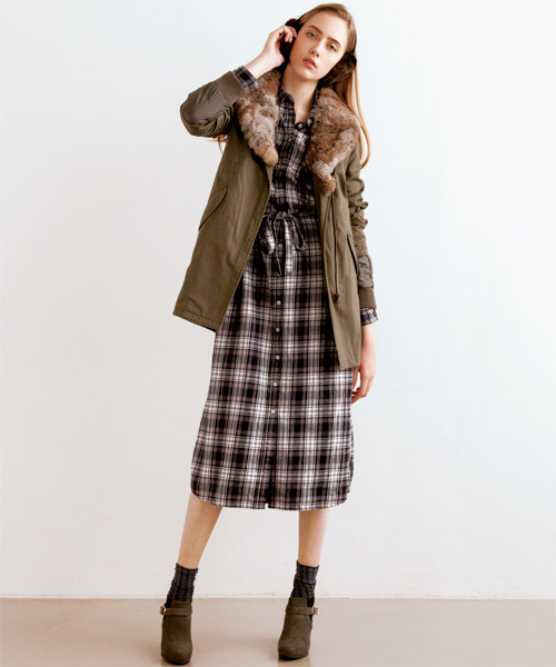 BEAUTY&YOUTH UNITED ARROWS（ビューティーアンドユースユナイテッドアローズ）の「BYSF ∵サイドゴアベルトウェッジショートブーツ （bl） ◆（ブーティ・レディース・オリーブ/グレー/ブラック/ネイビー・37/38/35/36）」の6枚目の写真