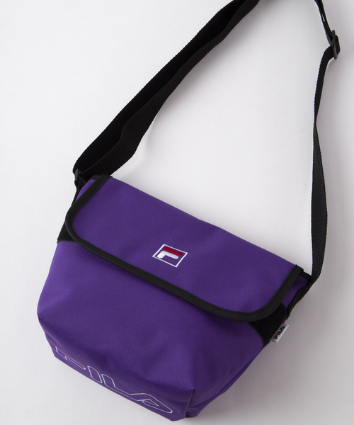 FILA（フィラ）の「∴WEGO/FILA別注ロゴフラップショルダーバッグ（ショルダーバッグ・レディース・トリコロール/ブラック/パープル・FREE）」の3枚目の写真